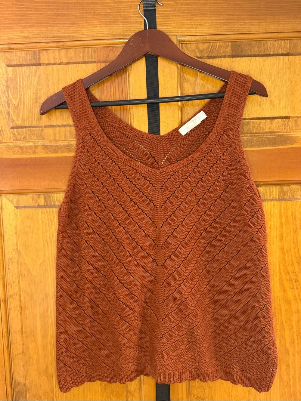 Knit V-Neck Tank Top in Rust